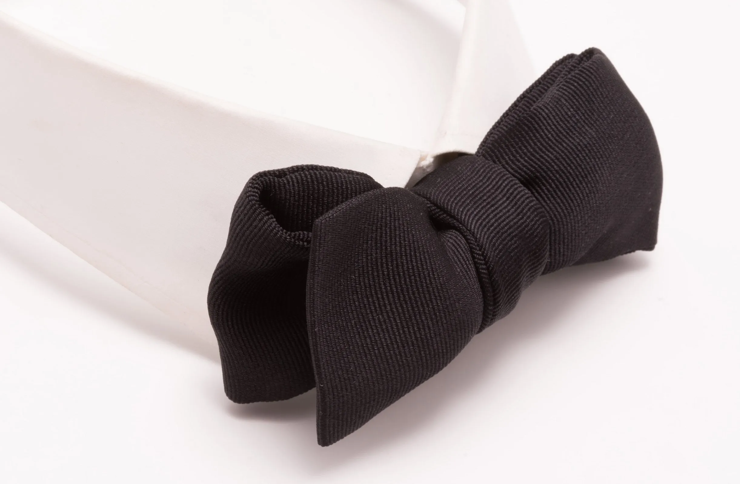 Black Batwing Silk Faille Grosgrain Bow Tie