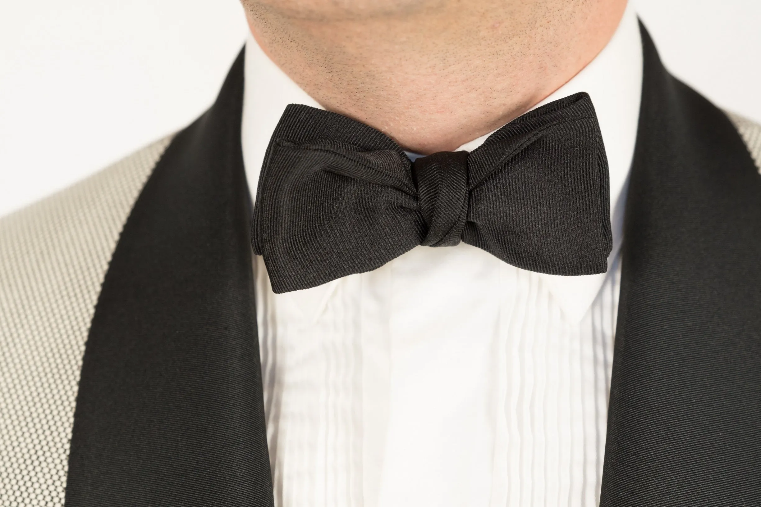 Black Batwing Silk Faille Grosgrain Bow Tie