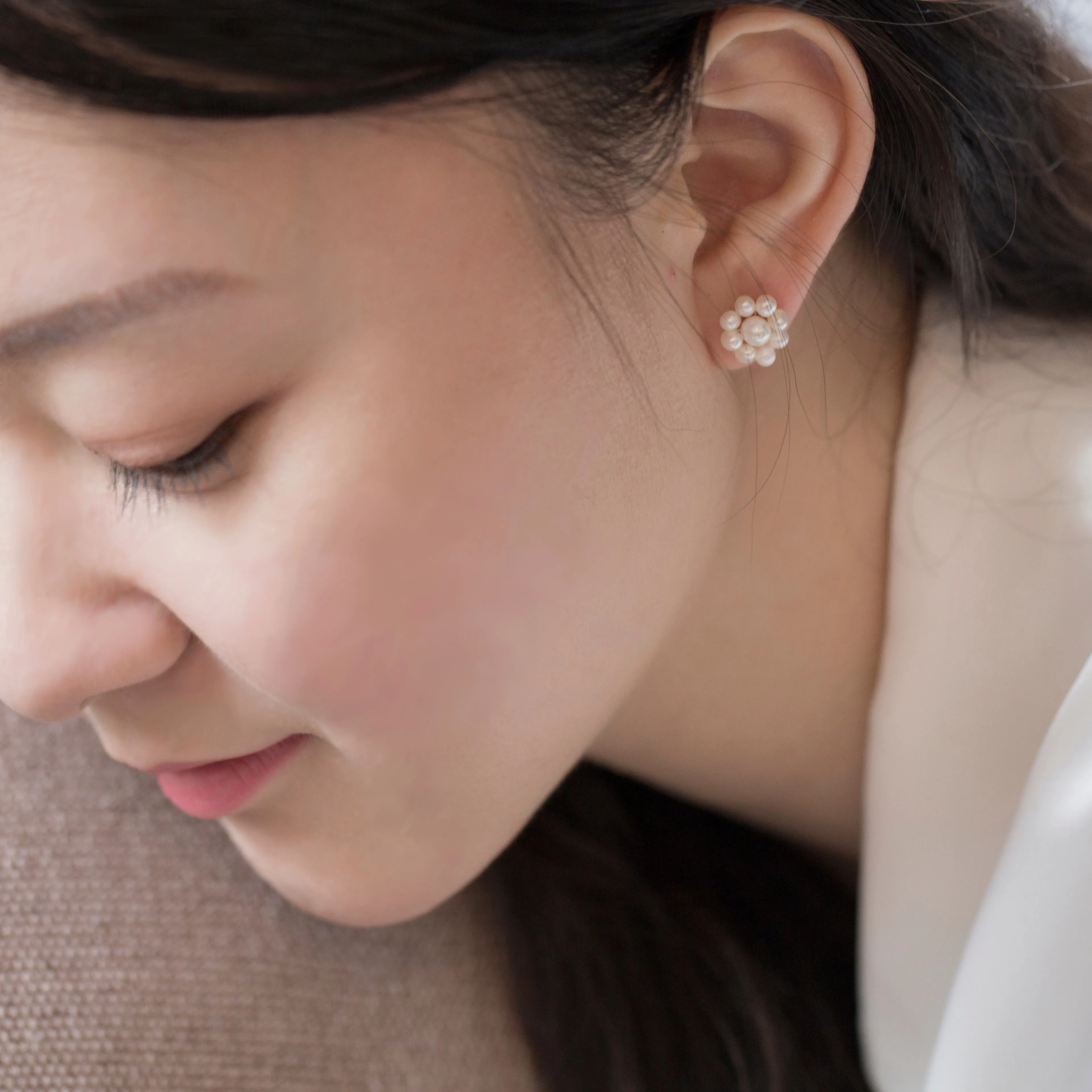 FLOWERY PEARL STUDS