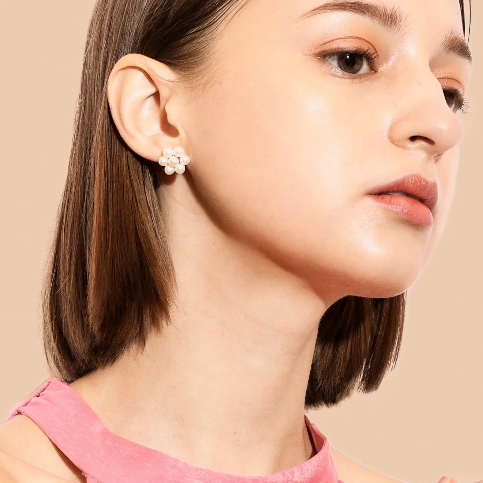 FLOWERY PEARL STUDS