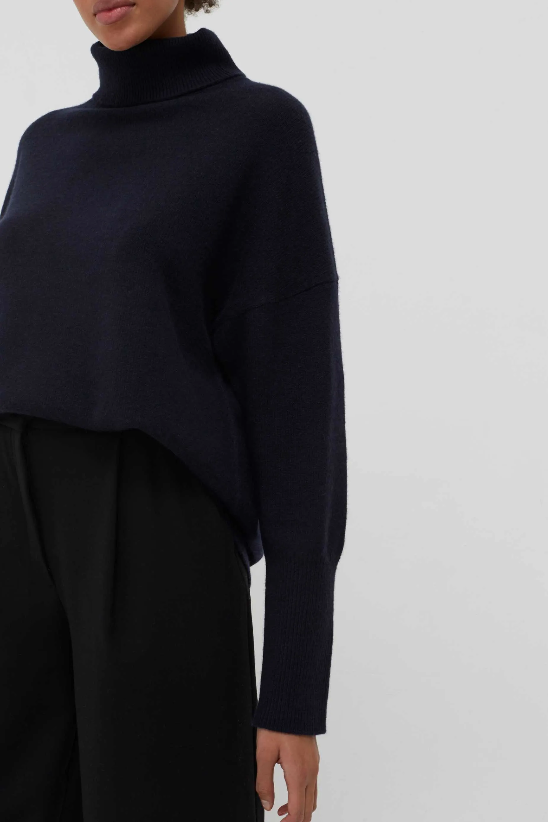 Navy Cashmere Rollneck Sweater