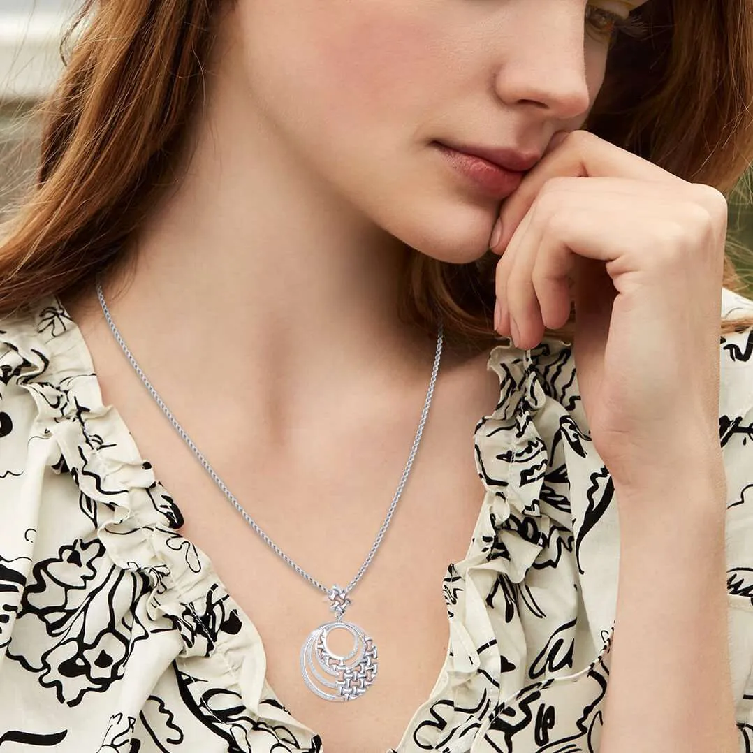 THE WAFFLE WEAVE PENDANT